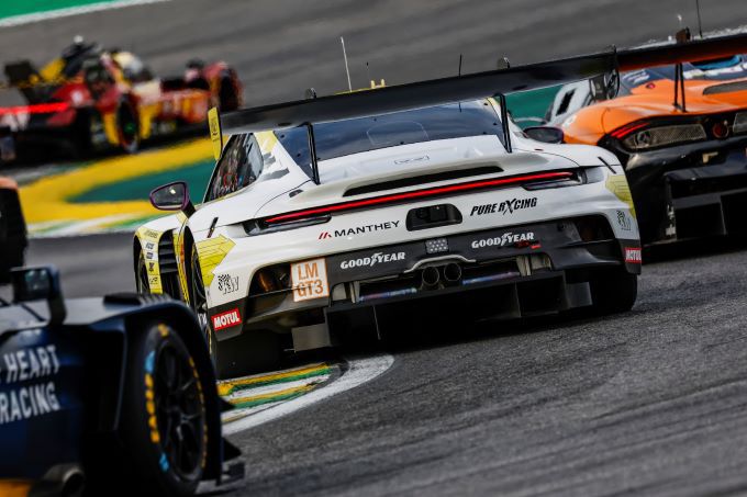 FIA WEC 6 Hours of Sao Paulo LMGT3 winnaar Porsche 911 GT3 R Manthey Pure Rxcing (#92), Alex Malykhin (VK), Joel Sturm (D), Klaus Bachler (A)