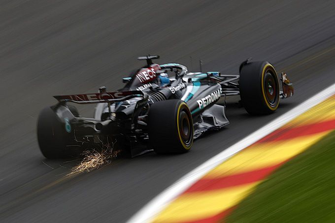 DQ George Russell in Spa-Francorchamps, Zege naar Lewis Hamilton