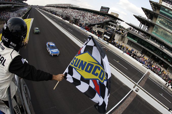 Kyle Larson wint de 30th Anniversary Brickyard 400 op de Indianapolis Motor Speedway