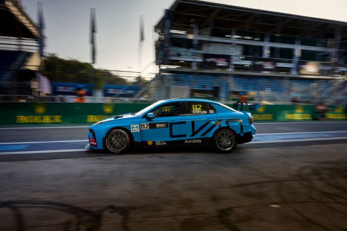 Lynk & Co Cyan Racing