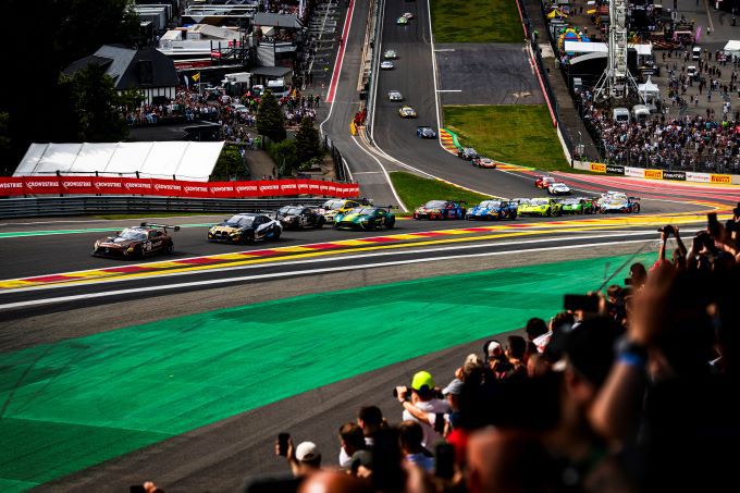 CrowdStrike 24 Hours of Spa Mercedes-AMG Customer Racing Foto 1