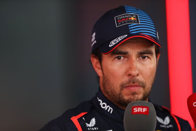 Sergio Perez Pitlane start