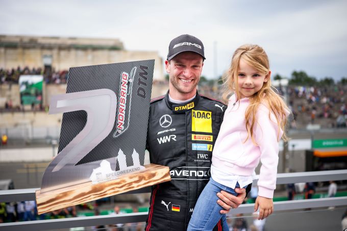 DTM Norisring 8e race 2024 zondag 7 juli Foto 11 2_Maro_Engel_mit_Tochter_Sophia