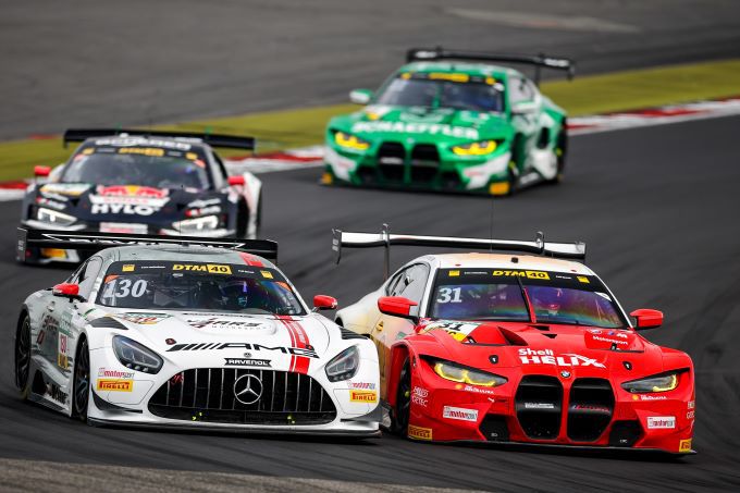 DTM-race Race 10-2024 Nrburgring Foto 2 hoofdrolspelers Sheldon vd Linde Maro Engel Marco Wittmann Kelvin vd Linde