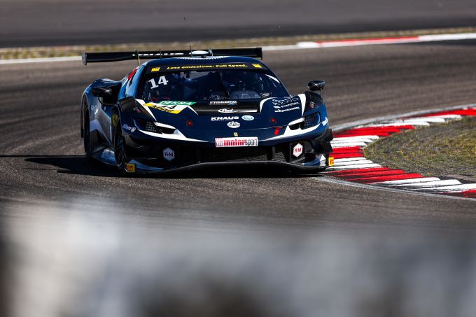 DTM Nurburgring 2024 foto 4 Jack Aitken Ferrari