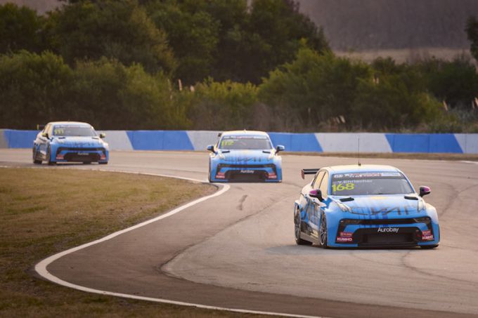 Lynk & Co Cyan Racing