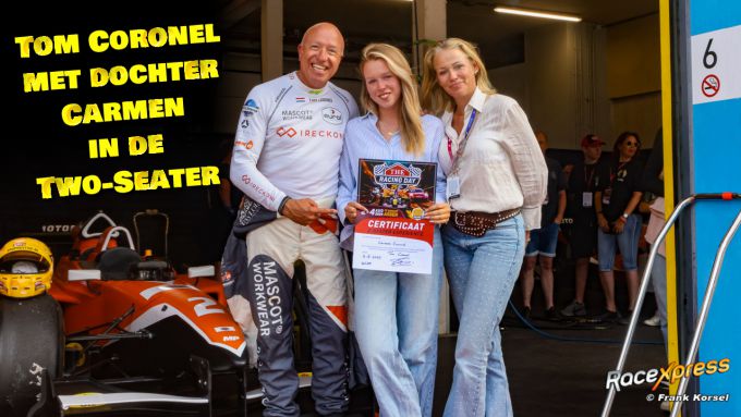 Tom Coronel met dochter Carmen in de Two-Seater