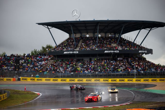 DTM Nurburgring 2024 zaterdagrace foto 6 Sheldon van der Linde BMW