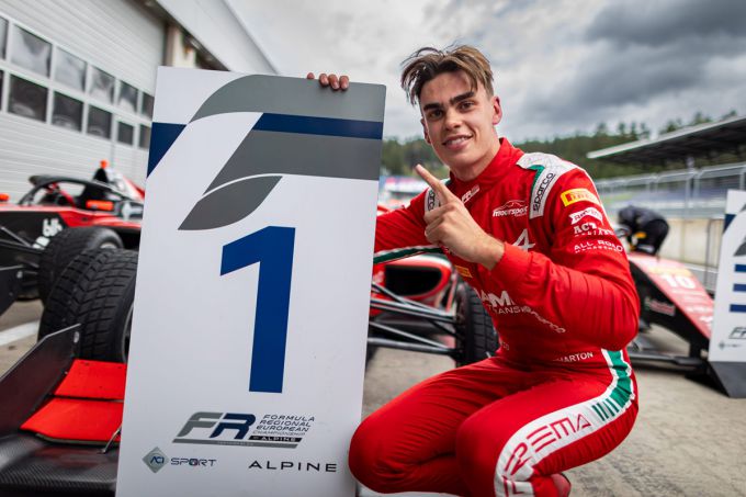 James Wharton domineert de eerste race op de Red Bull Ring