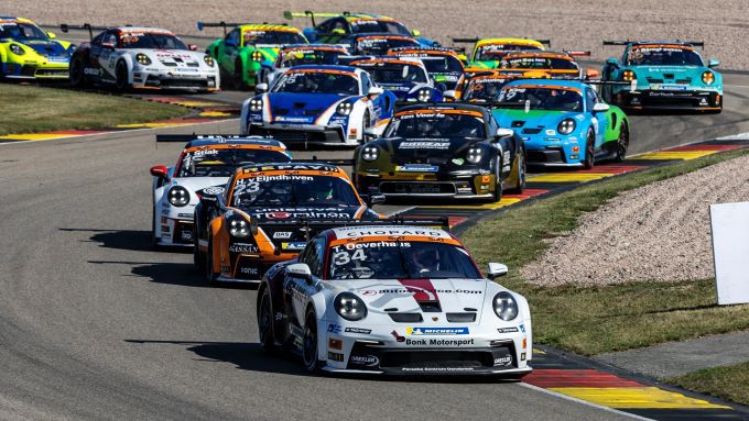 Porsche Sixt Carrera Cup Deutschland 2024 Sachsenring Foto 1 PSCCD_Sachsenring_startveld