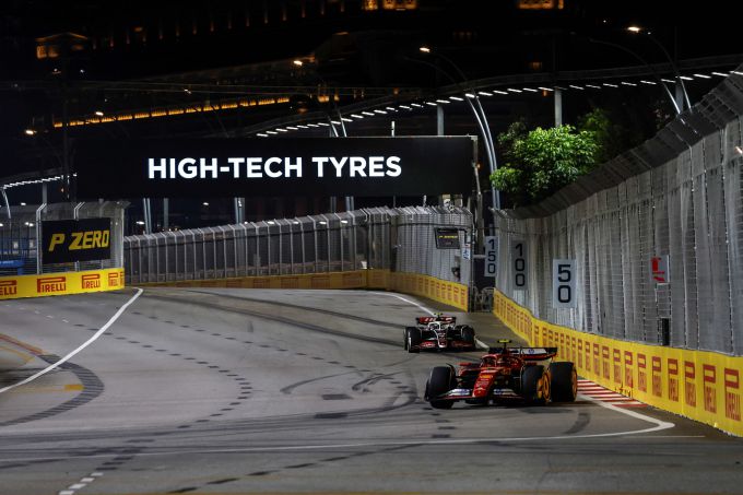 Carlos Sainz Crash Singapore