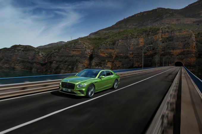 De nieuwe Bentley Flying Spur Foto 3