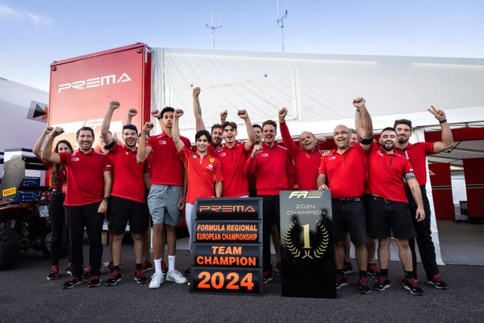 James Wharton behaalt overwinning in eerste race Barcelona en Prema verovert teamtitel