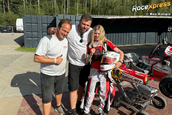 Kiana-Jolie op t Hof imponeert met tweede plaats in GK4 Kart Series