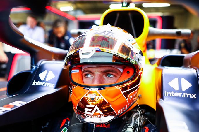 Max Verstappen in zijn Red Bill F1-auto