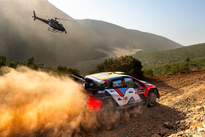 EKO Acropolis Rally Greece zaterdag Foto 1 Thierry Neuville Hyundai