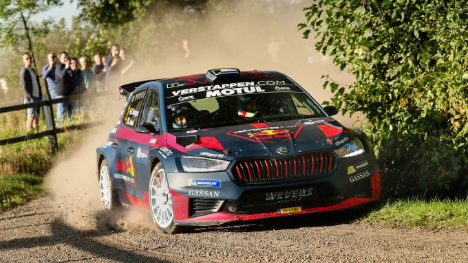 Hellendoorn Rally Jos Verstappen (rechts) en zijn navigator Renaud Jamoul in actie