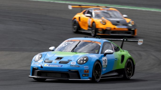 Porsche Sixt Carrera Cup Deutschland Sachsenring Foto 3 Harry King actie