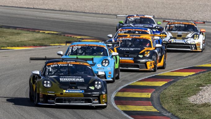 Porsche Sixt Carrera Cup Deutschland Red-Bull-Ring Foto 3 Larry ten Voorde voert het veld aan