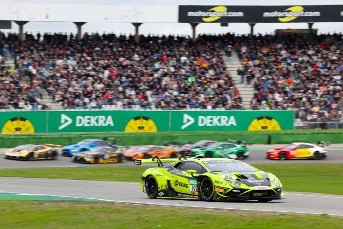 DTM-kampioen 2024 Mirko Bortolotti met Lamborghini Foto 12