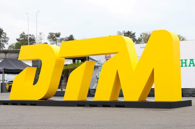 DTM-kampioen 2024 Mirko Bortolotti met Lamborghini Foto 26 nieuwe DTM logo