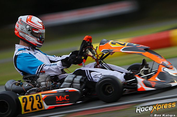 Danil Tenback vecht zich na indrukwekkende inhaalrace naar podium in NK KZ2: 