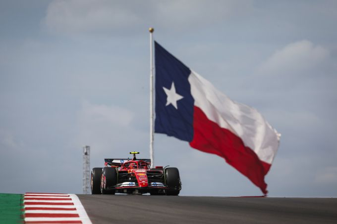 Ferrari on track GP Austin vlag