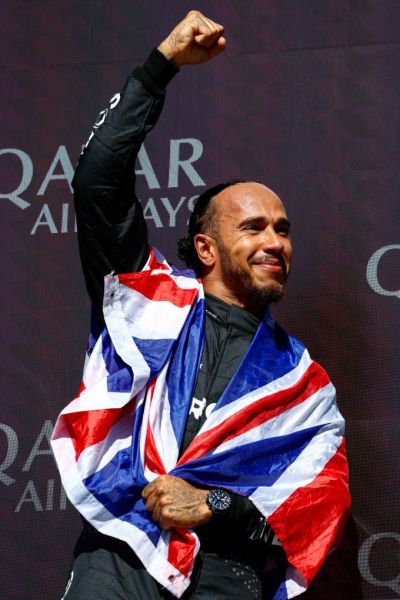 Lewis Hamilton F1 Mercedes podium GP Engeland