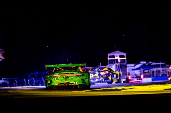 IMSA WeatherTech SportsCar Championship Road Atlanta Petit Le Mans 2024 Foto 8 Nr77 Laurin Heinrich achterzijde