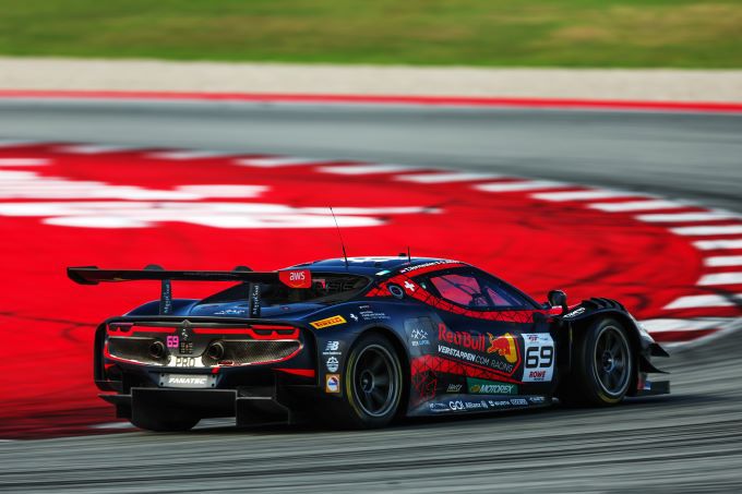 Fanatec GT World Challenge Europe Powered by AWS Circuit de Barcelona-Catalunya zaterdag 12 oktober 2024 Foto 14 Thierry Vermeulen Nr69 Ferrari 296 GT3 Verstappen.com