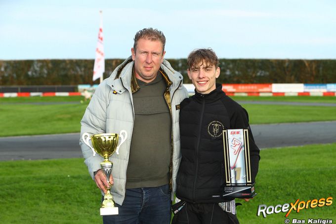 Richard Maissan van Maissan Motorsports met kampioen Wouter Poleij