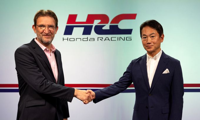 KojiWatanabe, HRC President, hier samen met David Salters , de baas de Amerikaanse Honda-poot