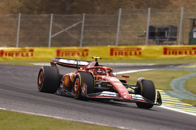 Carlos Sainz crash