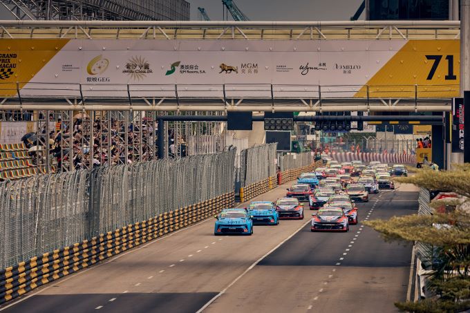 Thed Bjrk FIA TCR World Tour Macau Team World Title 2024 100e podium Lynk & Co Cyan Racing Foto 3