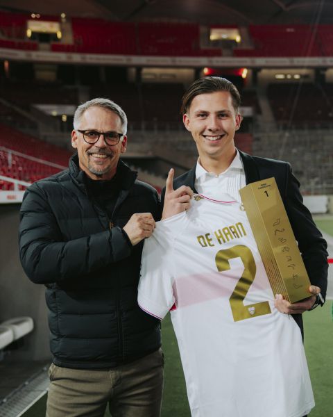 Porsche Mobil 1 Supercup prijsuitreiking voetbalclub VfB Stuttgart Foto 6 Thomas_Laudenbach_Robert_de_Haan