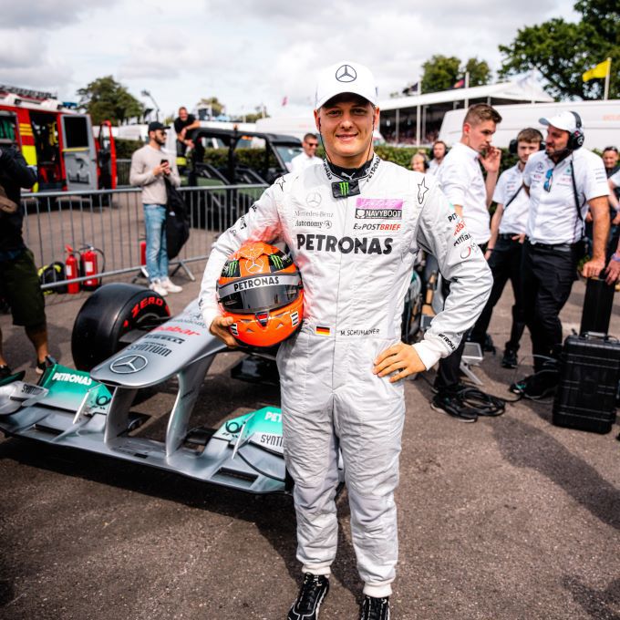 Mick Schumacher F1 Mercedes Foto 1 portret