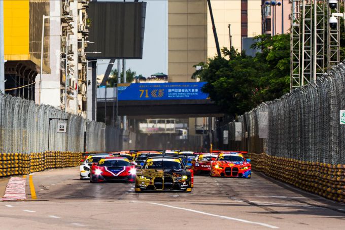 Team WRT pakt podia in Macau bij de FIA GT World Cup Foto 1 actie