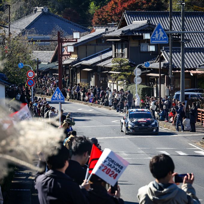 FORUM8 Rally Japan 2024 Toyota rukt op bron foto TOYOTA GAZOO Racing WRC