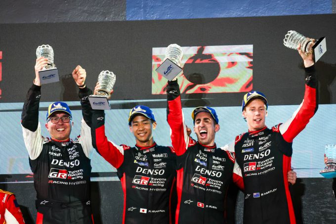 8 Hours of Bahrein Toyota Gazoo Racing FIA WEC wereldkampioen 2024 Foto 7