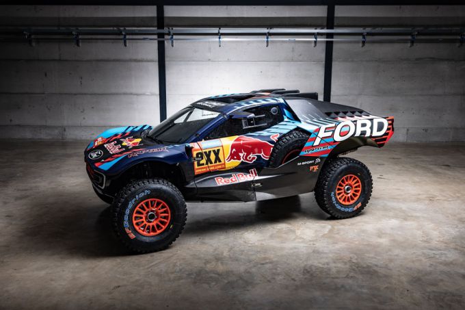 Viervoudig Dakar Rally-winnaar Carlos Sainz Ford Raptor T1+ Foto 12