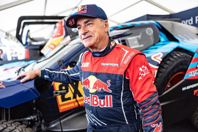 Viervoudig Dakar Rally-winnaar Carlos Sainz Ford Raptor T1+ Foto 13