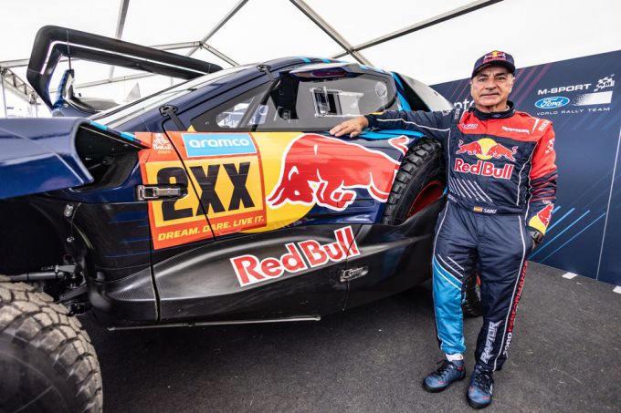 Viervoudig Dakar Rally-winnaar Carlos Sainz Ford Raptor T1+ Foto 1