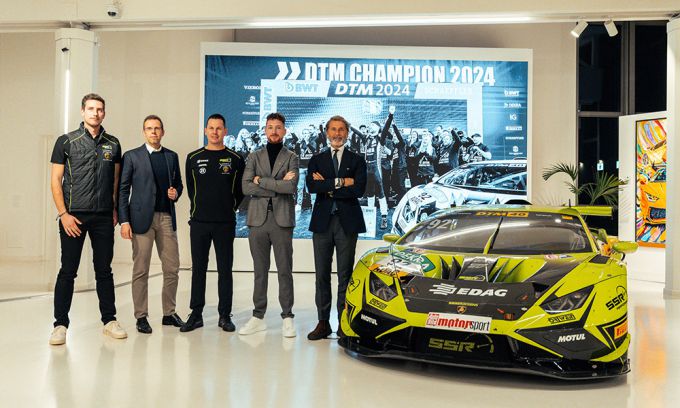 Lamborghini crew viert DTM 2024-titel in Lamborghini Museum in Sant Agata Bolognese bron foto Lamborghini Foto 1