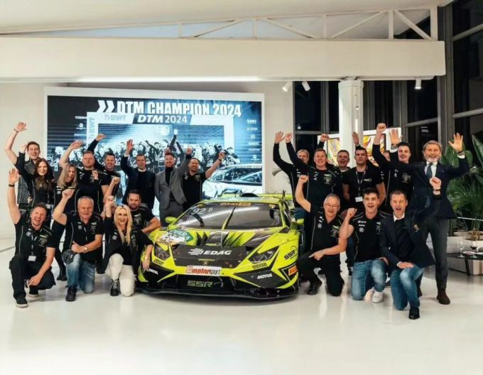 Lamborghini crew viert DTM 2024-titel in Lamborghini Museum in Sant’ Agata Bolognese bron foto Lamborghini Foto 2