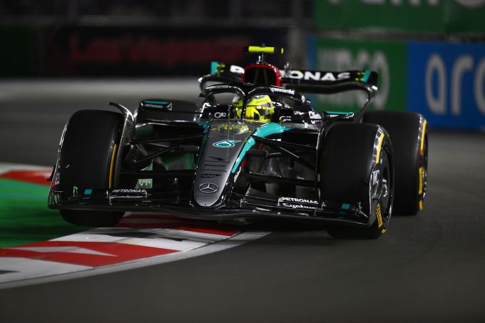 Bye bye Lewis Hamilton afscheid Mercedes Brixworth Brackleynull Petronas Kuala Lumpur Foto 2