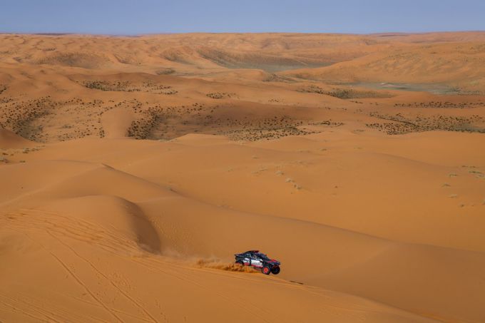 Viervoudig Dakar Rally-winnaar Carlos Sainz Ford Raptor T1+ Foto 3