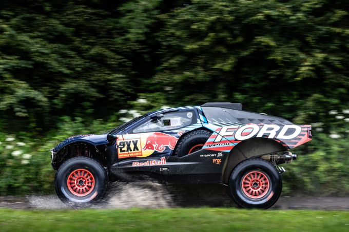 Viervoudig Dakar Rally-winnaar Carlos Sainz Ford Raptor T1+ Foto 8