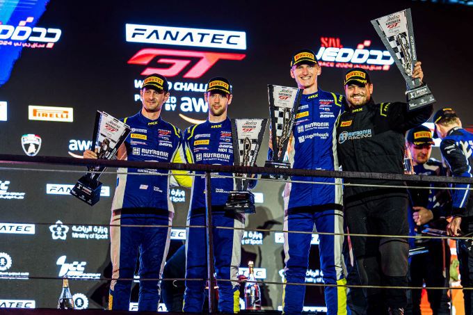 6 Hours of Jeddah Rutronik Racing Loek Hartog racewinnaar en Bronze Cup-kampioen Foto 3 bron foto Jonas Plmer / Laptime Performance Eibl GmbH/ GT-Place UG