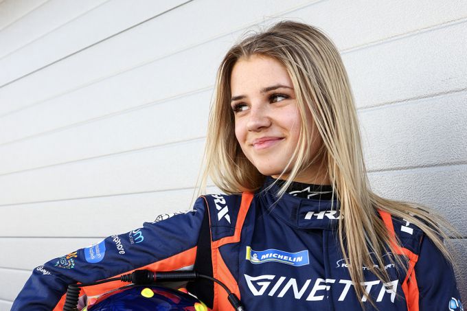 Holly Miall stapt over naar GB4-kampioenschap met Fox Motorsport