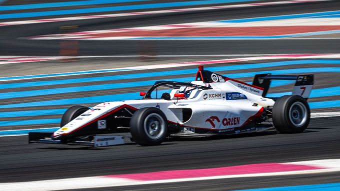 Gładysz gaat samen met MP Motorsport door in Eurocup-3